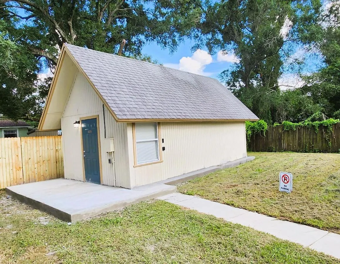 Cozy Cottage Tampa
